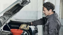 Kopers verdringen zich voor BP's oliemerk Castrol