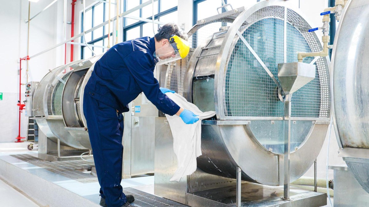 Stahl verkoopt chemietak aan Brusselse investeerder