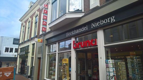 Bruna ingelijfd door moeder AKO en Marskramer