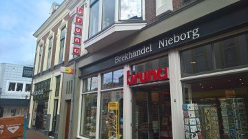 Bruna ingelijfd door moeder AKO en Marskramer