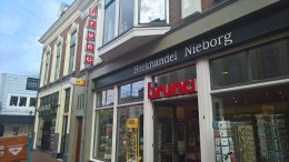 Bruna ingelijfd door moeder AKO en Marskramer