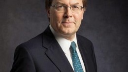 Winfried van den Muijsenbergh naar AKD