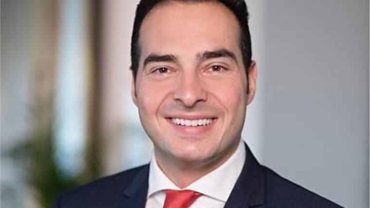 Kennedy Van der Laan haalt Frans Langerak aan boord