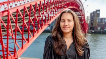 Larissa Avans naar Avaxa