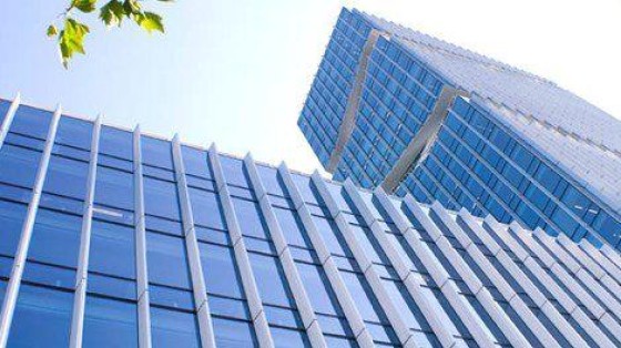 Grootste advocatenkantoor ter wereld Dentons wil fuseren met Boekel