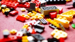 LEGO palmt pretparken in van Merlin Entertainments
