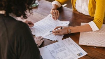 Rothschild-dochter stapt in verzekeringsgroep De Voogd & Voogd