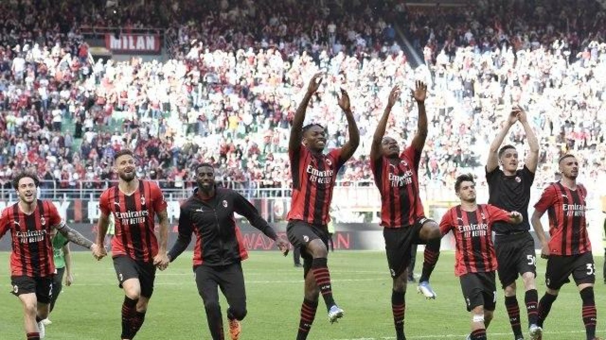 Honkbalclub aan het roer bij voetbalclub AC Milan