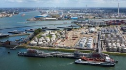 Tankopslagbedrijf LBC koopt Zwitsers bedrijf in Vlissingen