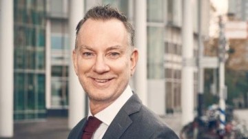 IJsbrand van Straten benoemd tot notaris