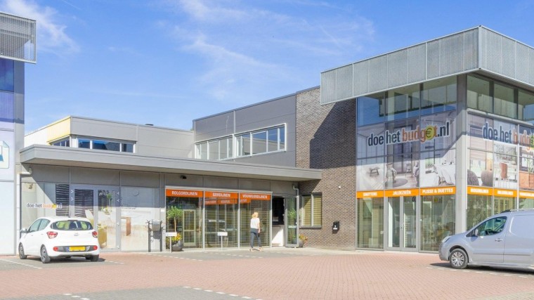 Committed Capital stapt in webshop raamdecoratie