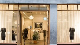 Weer eindigt een modeketen op de schroothoop