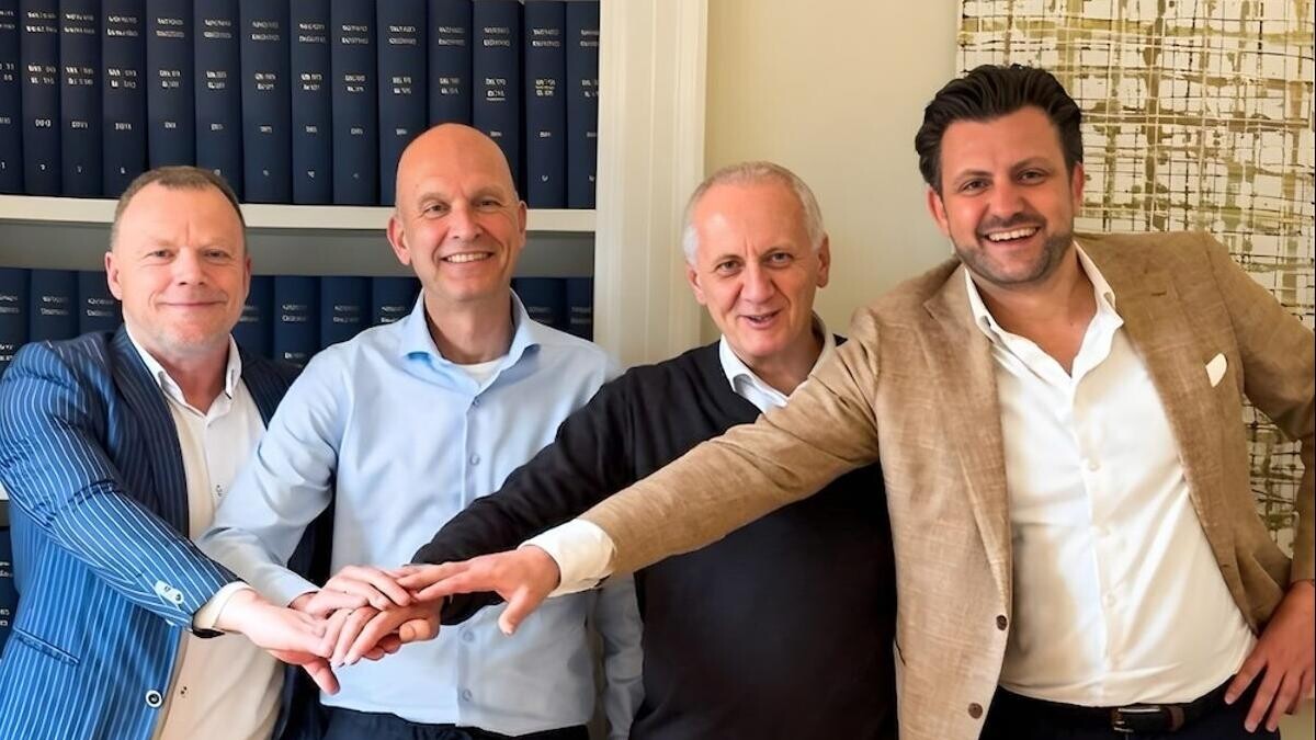 DIalog Group doet twee jaar over de complete overname van een Italiaanse branchegenoot.