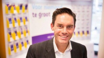 Dick Okhuijsen treedt af als CEO van SNS Bank