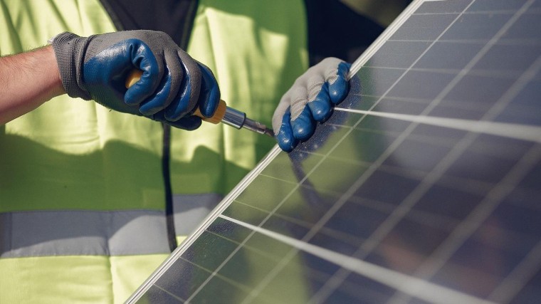 Koolen Industries bijt in het stof met investering in zonnepanelen