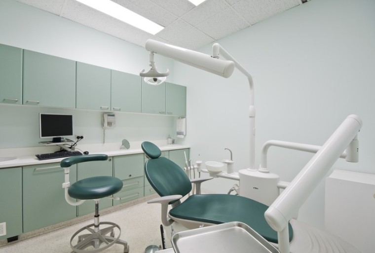 Twee tandartsgroothandels overgenomen door Triton